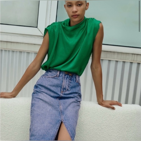 ZARA | RUCHED SILK EMERALD BLOUSE - Picture 1 of 7